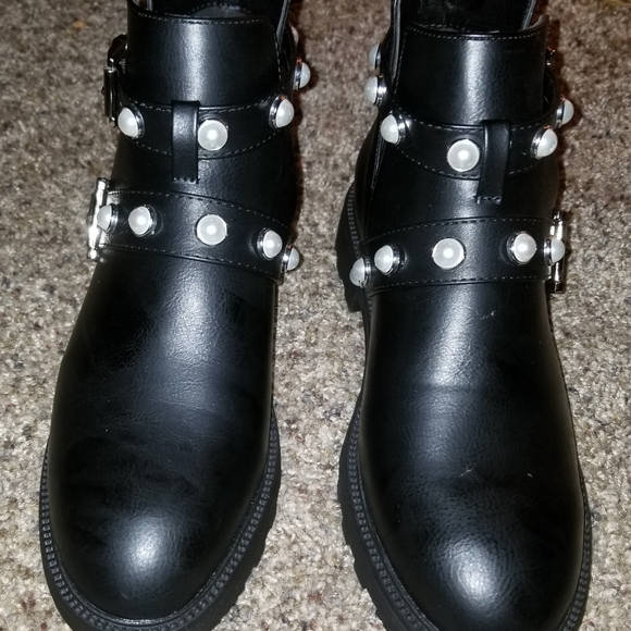 Clarice Black and Pearl Women's Ankle Boots Size US 9 - Picture 3 of 6